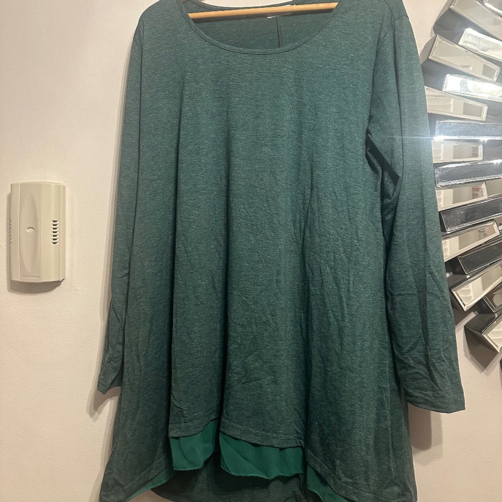 Green Tunic with Sheer Bottom Layer. XL